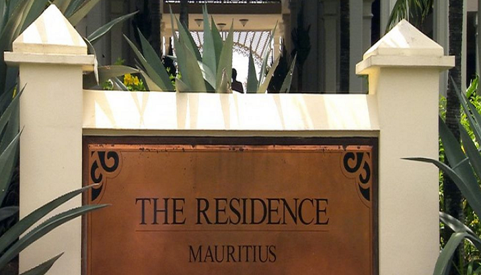 The Residence Mauritus, Mauritius, Sindoor, Tika, Hindus, Hinduism, Soodesh Callichurn, Hindu population